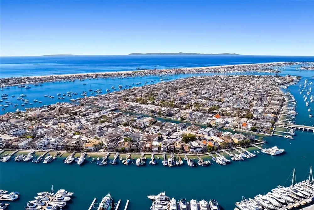 200 Grand Canal Newport Beach, CA 92662