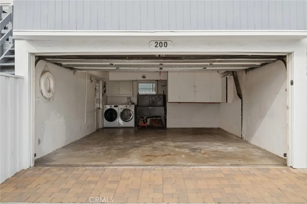 200 Grand Canal Newport Beach, CA 92662