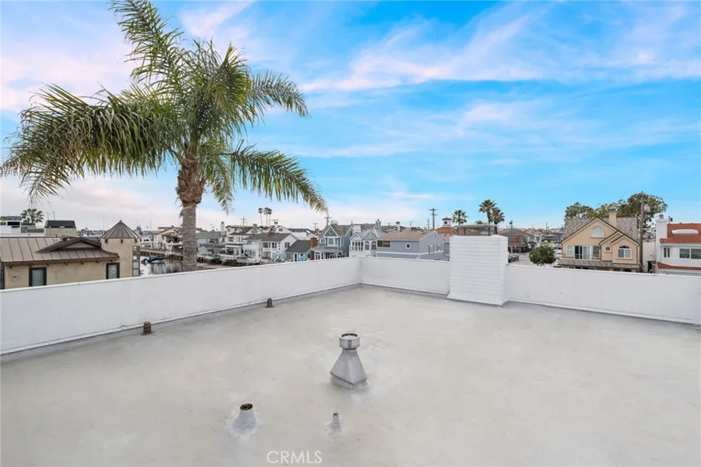 200 Grand Canal Newport Beach, CA 92662