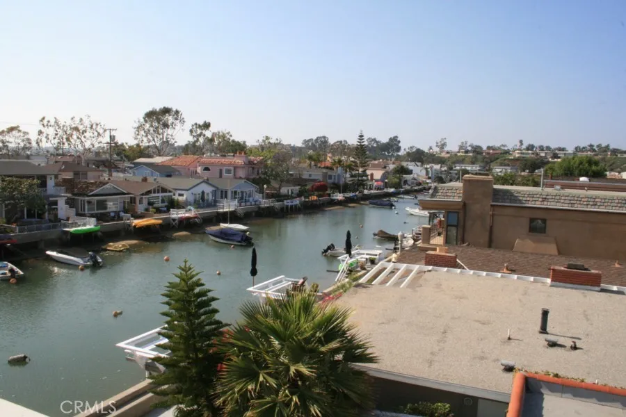 200 Grand Canal Newport Beach, CA 92662