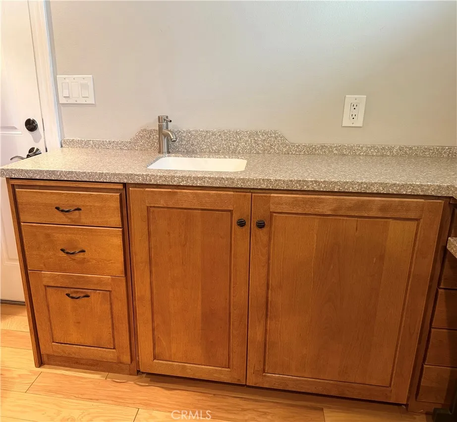1860 Claudia Ave. Simi Valley, CA 93065