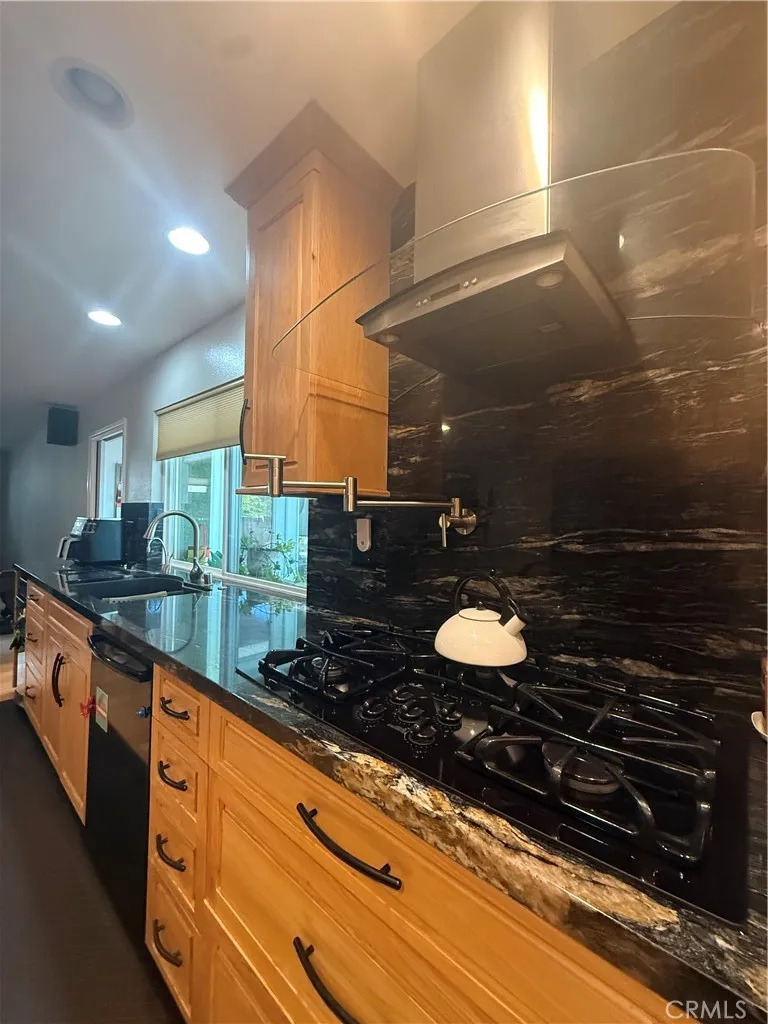 1860 Claudia Ave. Simi Valley, CA 93065