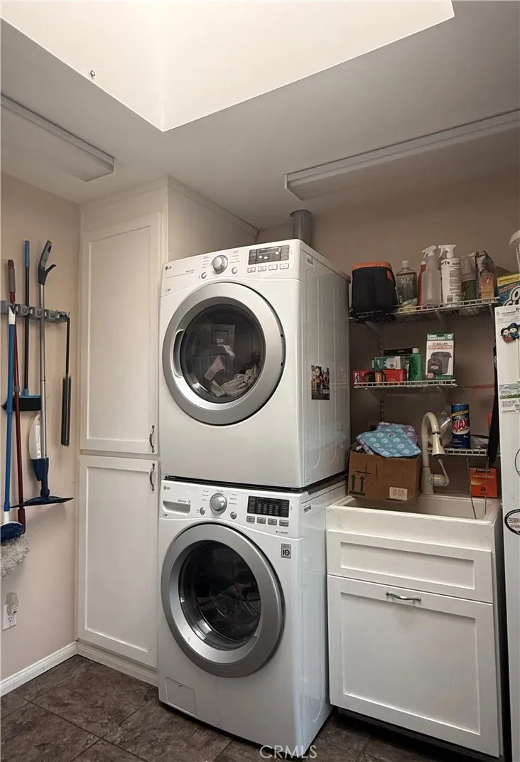 1860 Claudia Ave. Simi Valley, CA 93065