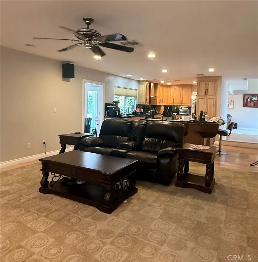 1860 Claudia Ave. Simi Valley, CA 93065