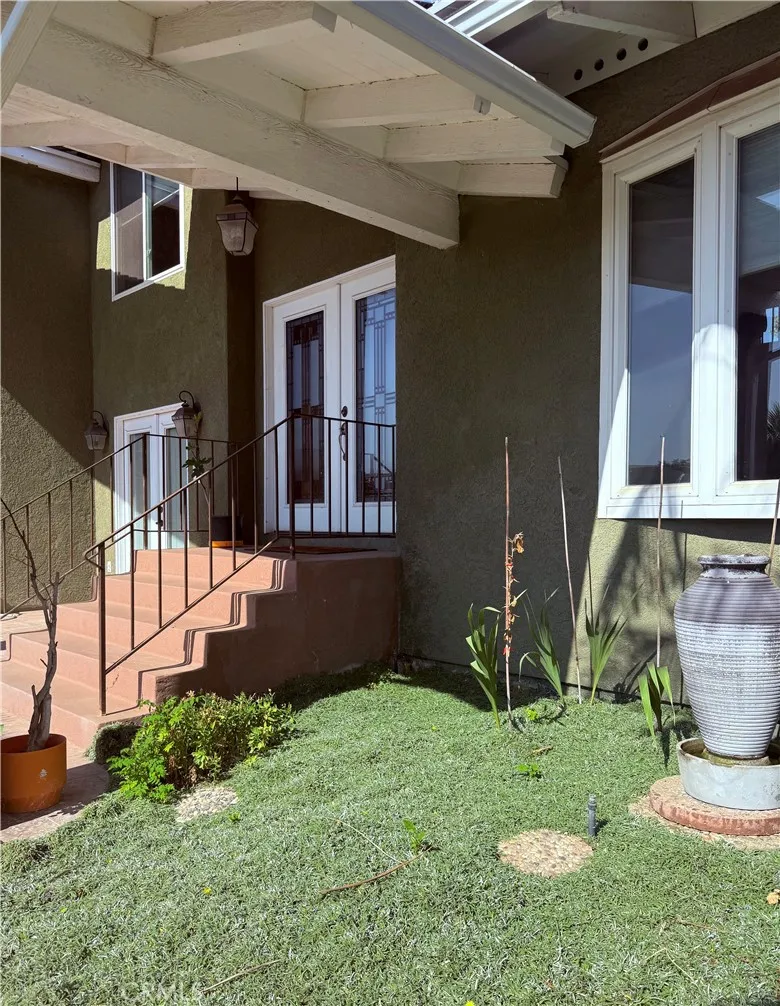 1860 Claudia Ave. Simi Valley, CA 93065