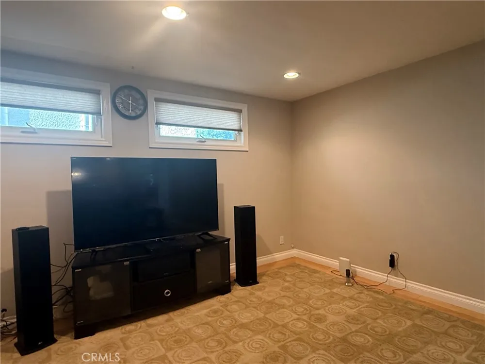 1860 Claudia Ave. Simi Valley, CA 93065