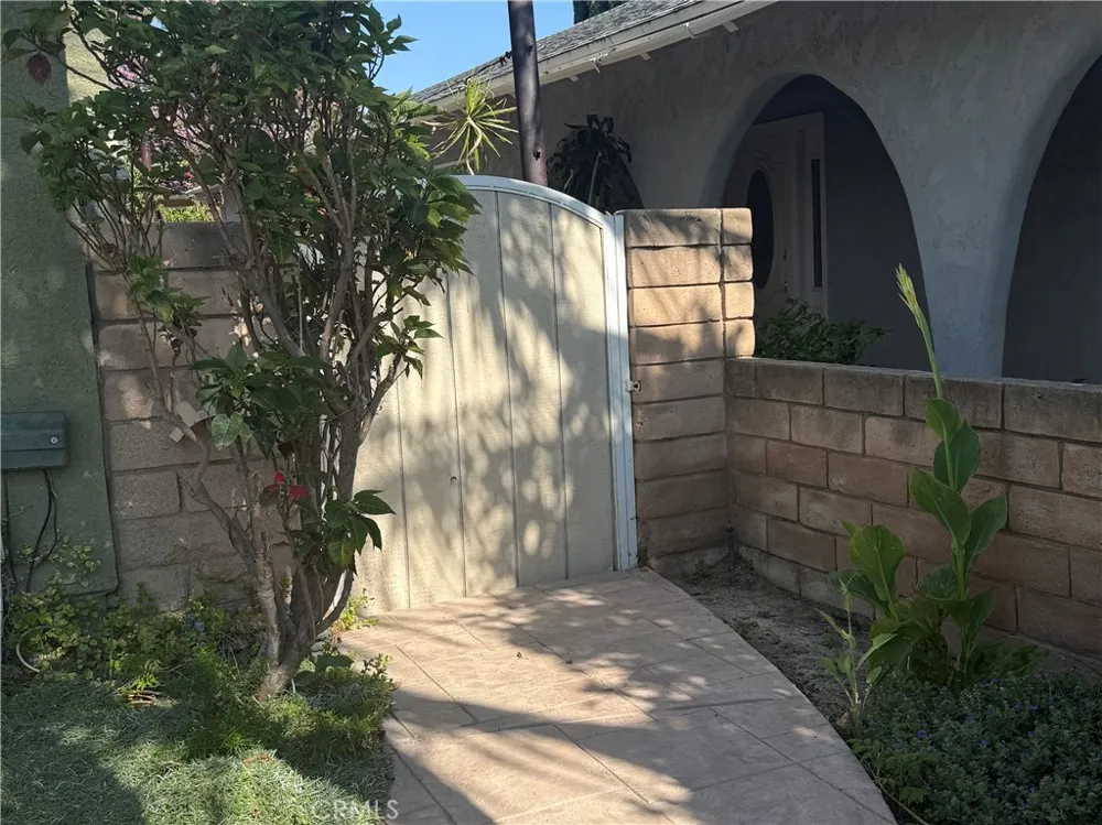 1860 Claudia Ave. Simi Valley, CA 93065