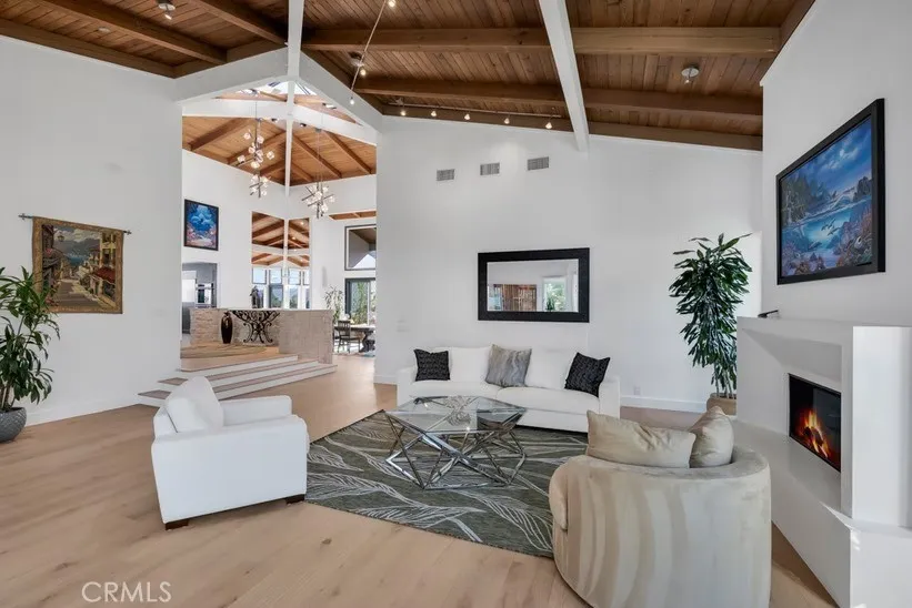 4514 Rayburn Westlake Village, CA 91362