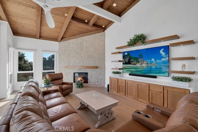 4514 Rayburn Westlake Village, CA 91362