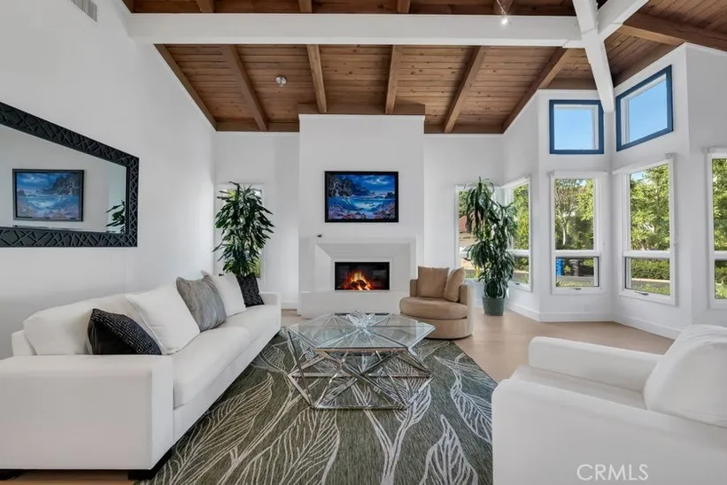 4514 Rayburn Westlake Village, CA 91362