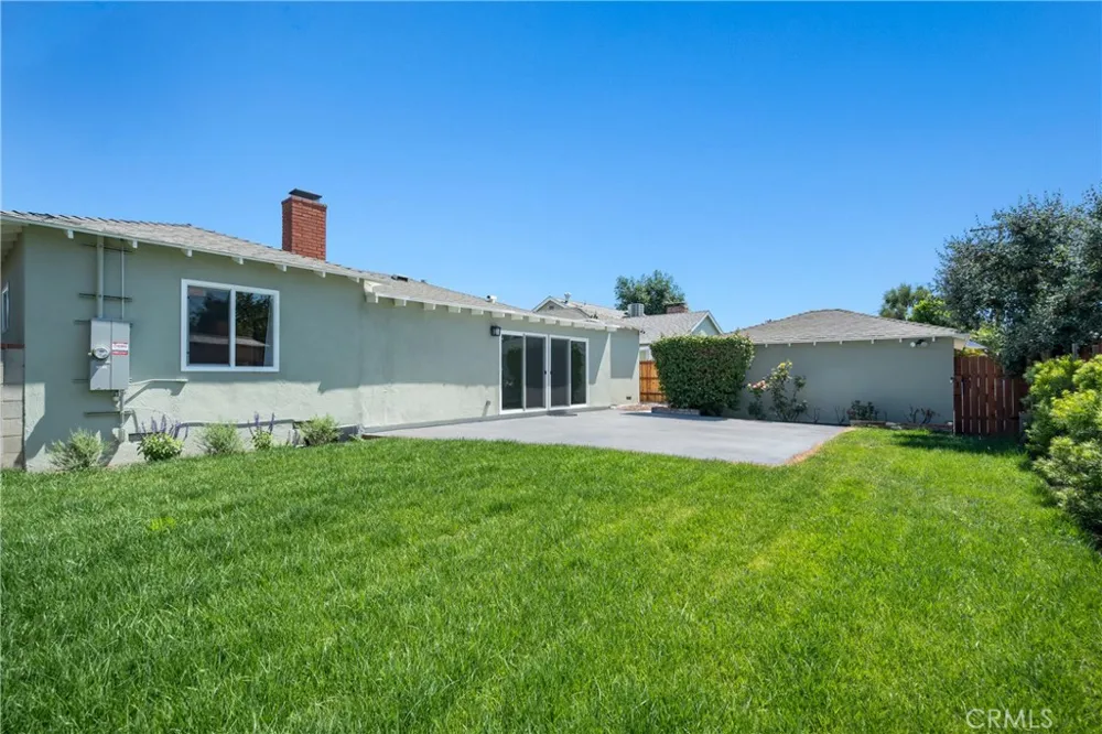 16824 Calahan Street Northridge, CA 91343