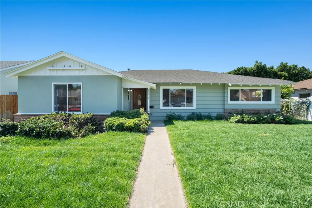 16824 Calahan Street Northridge, CA 91343