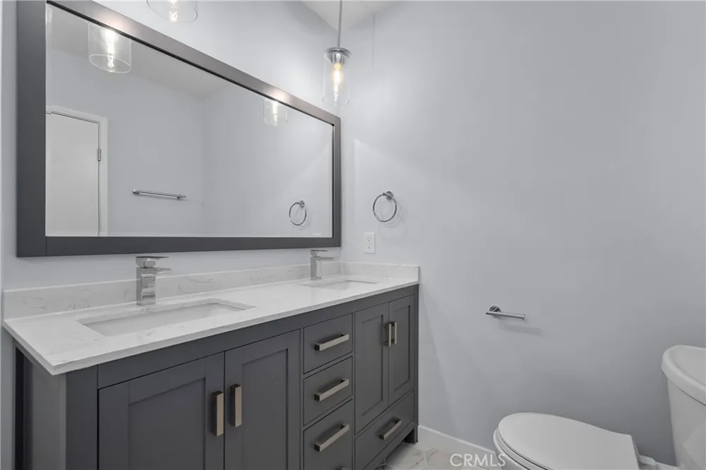 16824 Calahan Street Northridge, CA 91343