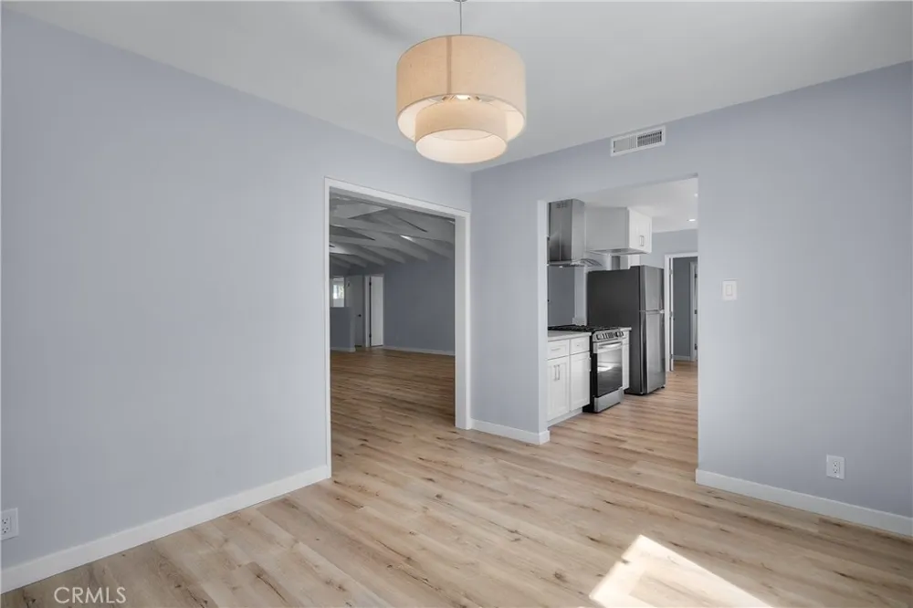 16824 Calahan Street Northridge, CA 91343