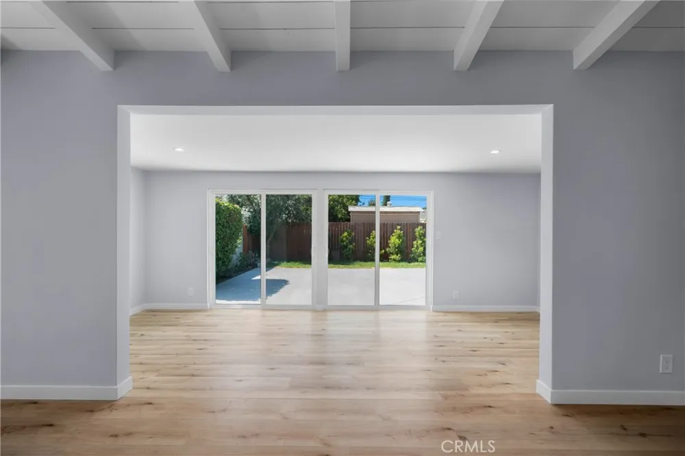 16824 Calahan Street Northridge, CA 91343
