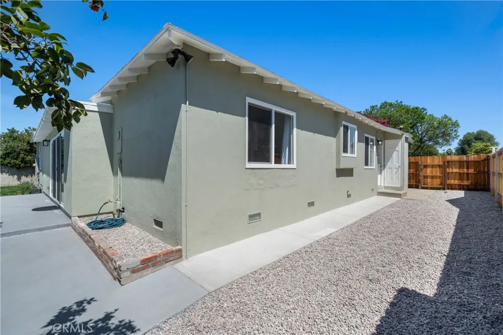 16824 Calahan Street Northridge, CA 91343