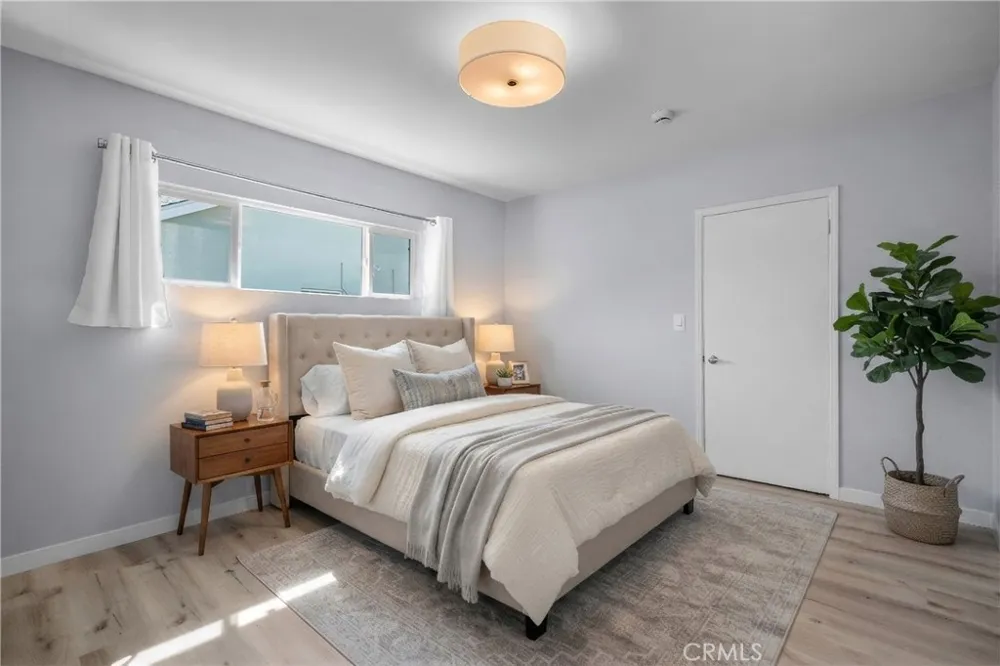 16824 Calahan Street Northridge, CA 91343