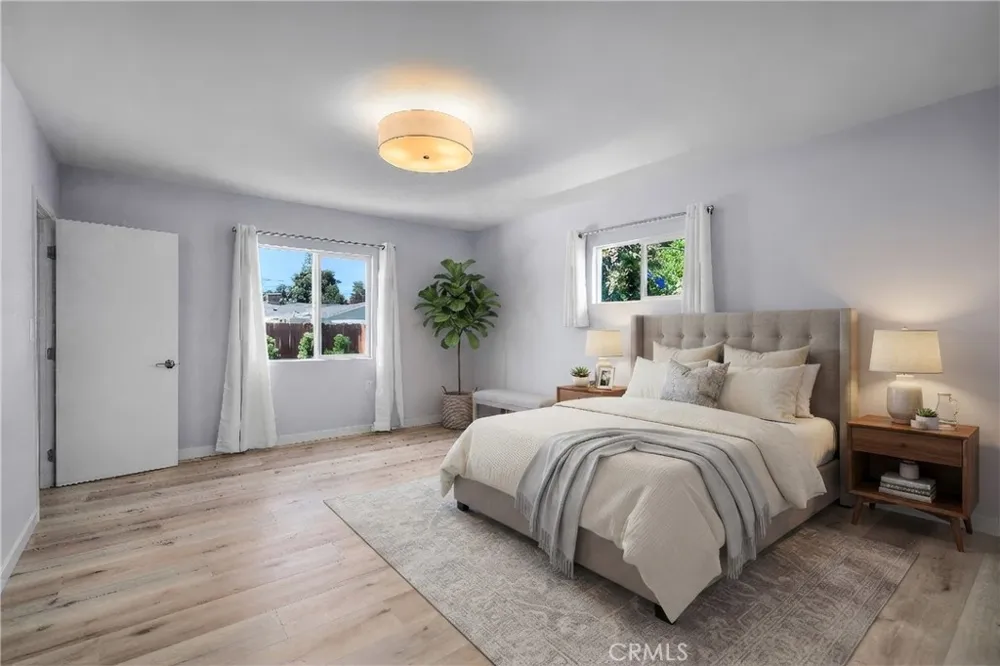 16824 Calahan Street Northridge, CA 91343