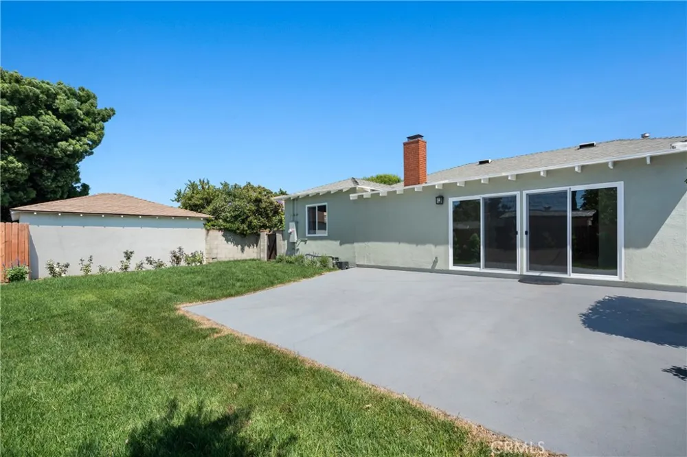 16824 Calahan Street Northridge, CA 91343