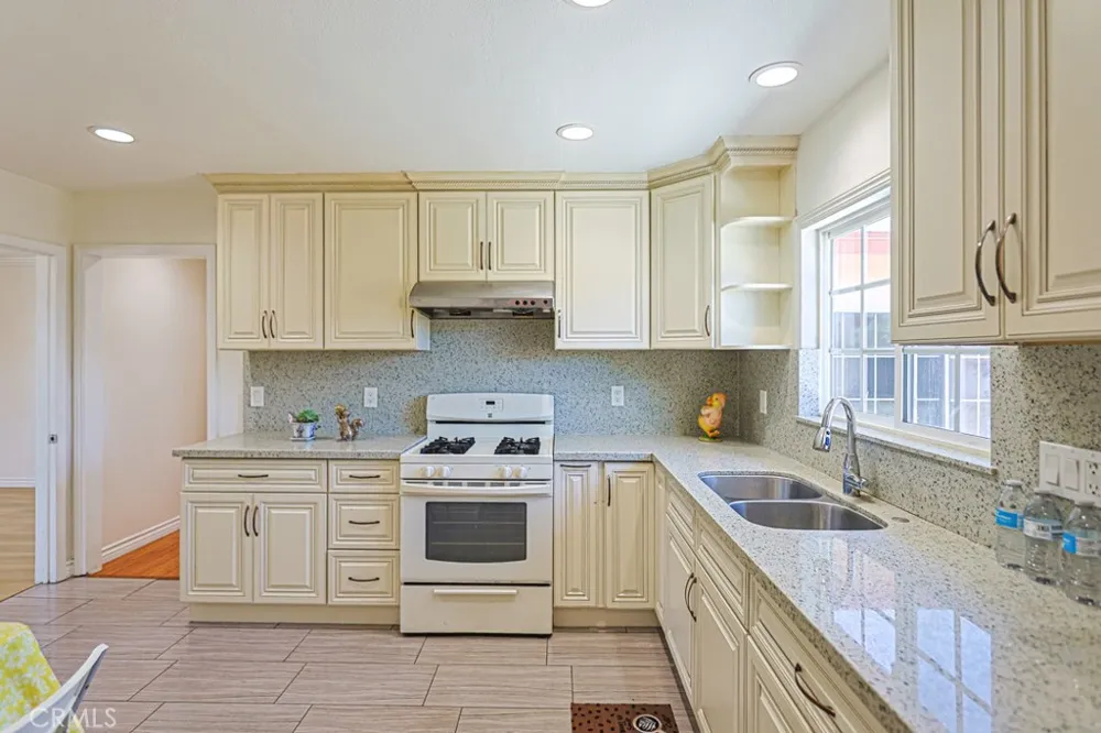 12132 Hackamore Garden Grove, CA 92840