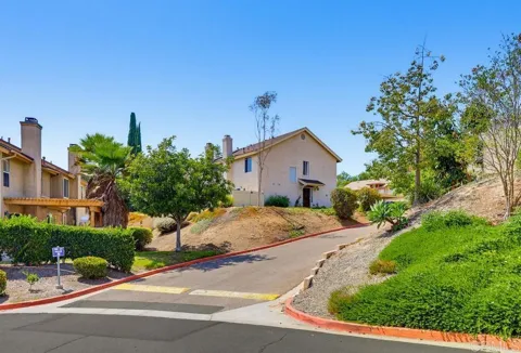 2041 MANZANA Way