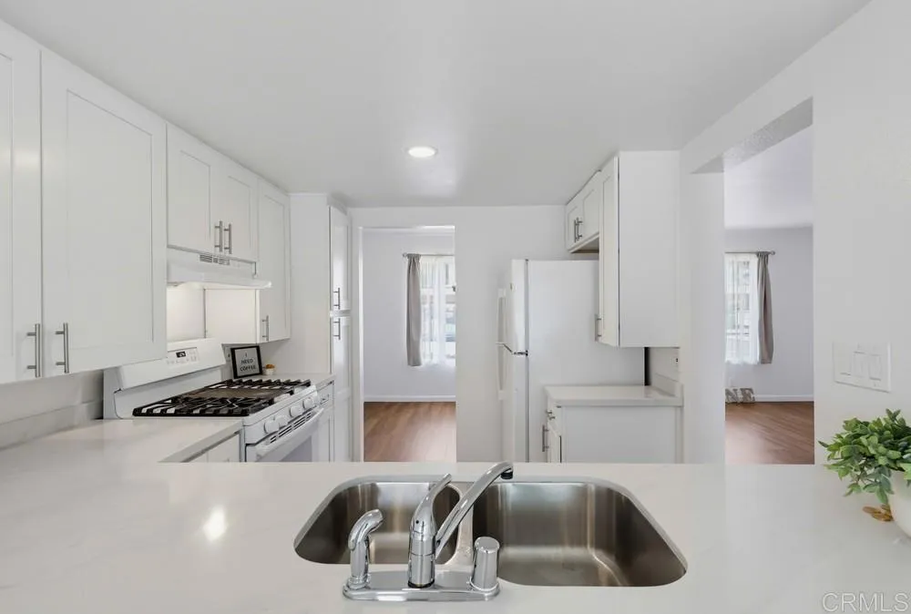 2041 MANZANA Way San Diego, CA 92139