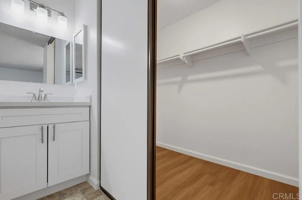 2041 MANZANA Way San Diego, CA 92139