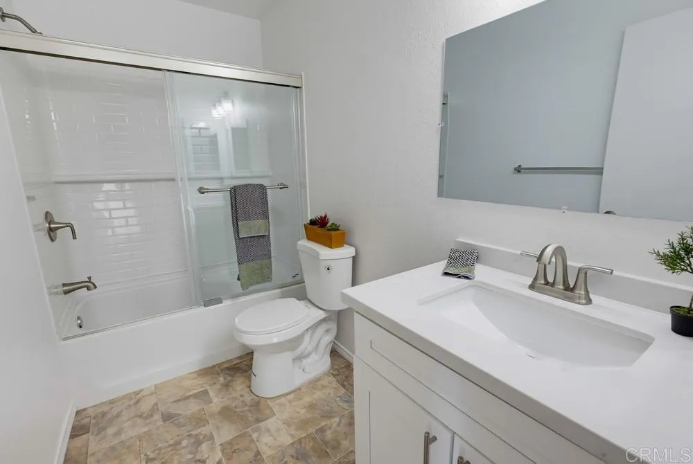 2041 MANZANA Way San Diego, CA 92139