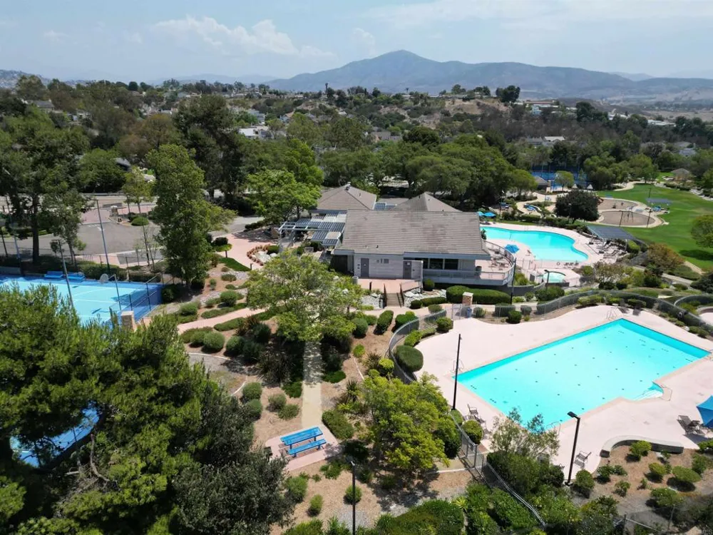 2041 MANZANA Way San Diego, CA 92139