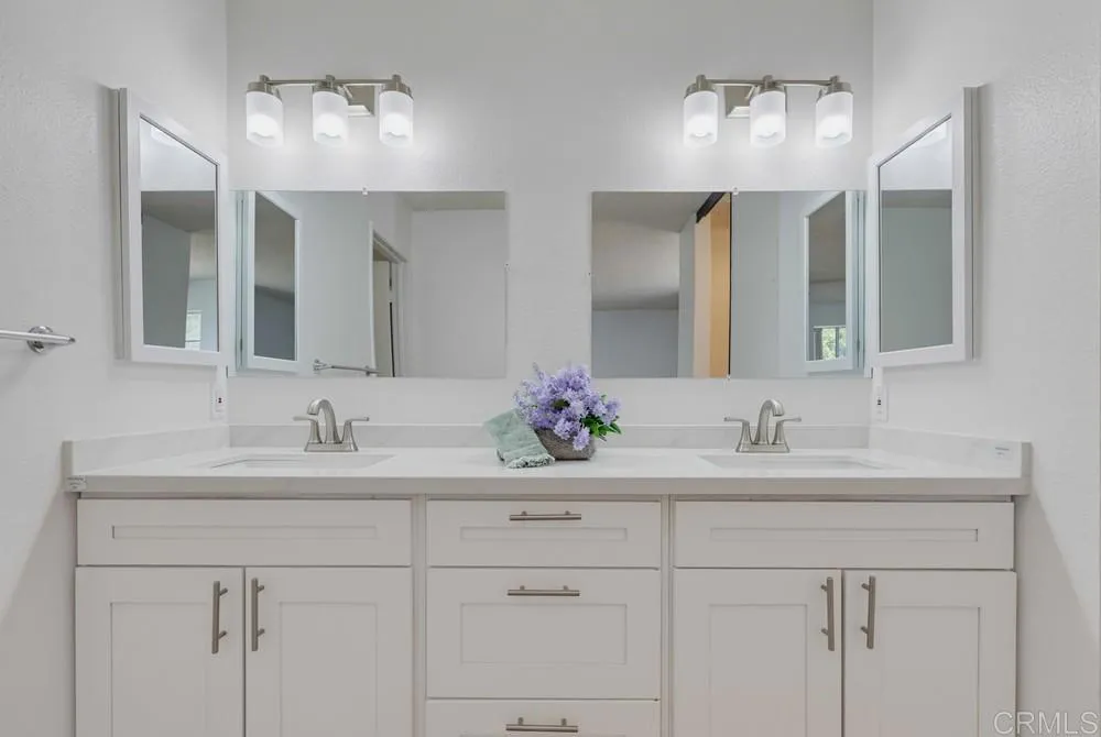2041 MANZANA Way San Diego, CA 92139