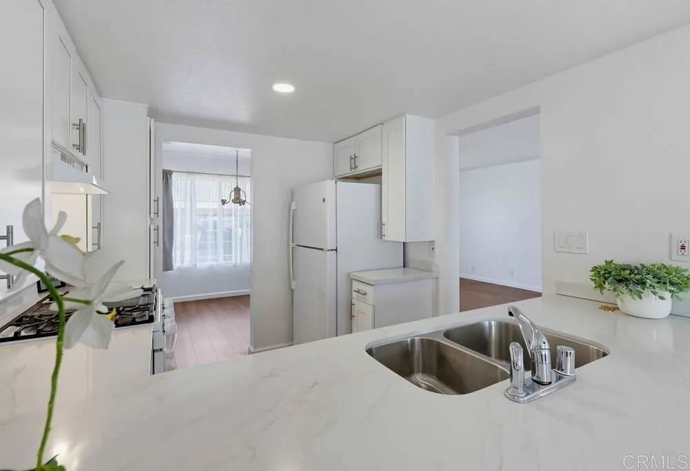 2041 MANZANA Way San Diego, CA 92139