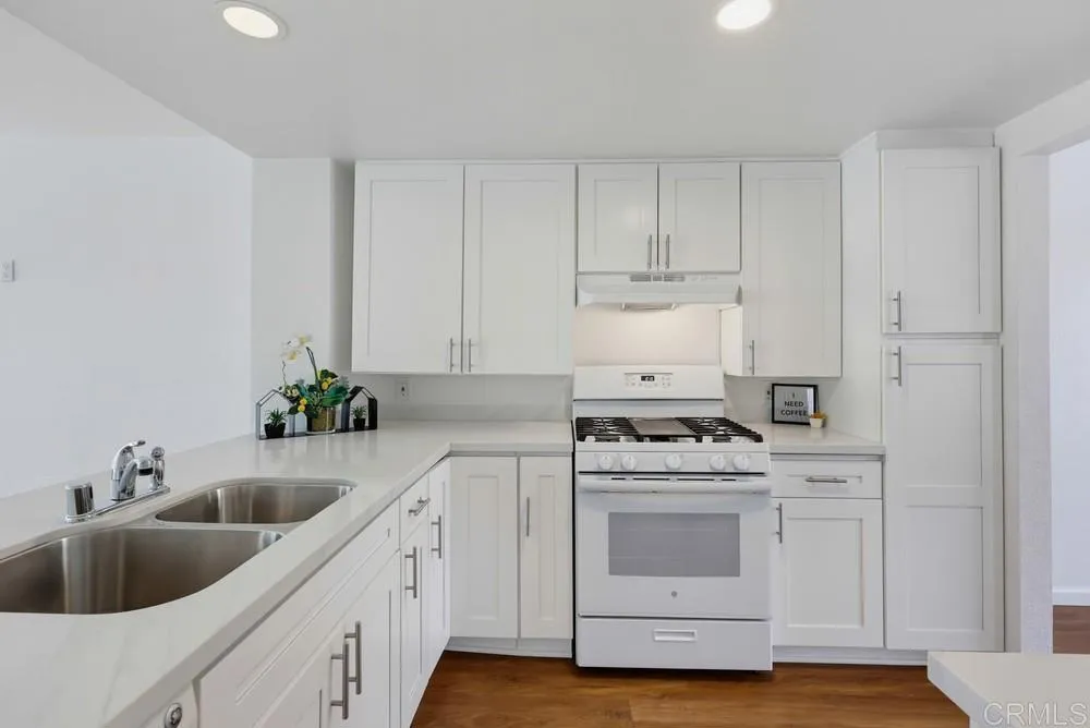 2041 MANZANA Way San Diego, CA 92139