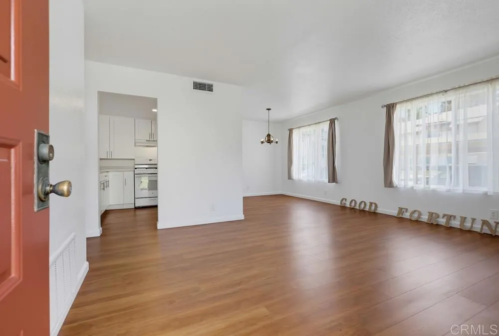 2041 MANZANA Way San Diego, CA 92139