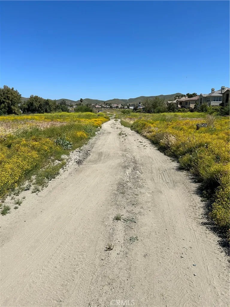 1 Lake Park Street Lake Elsinore, CA 92530