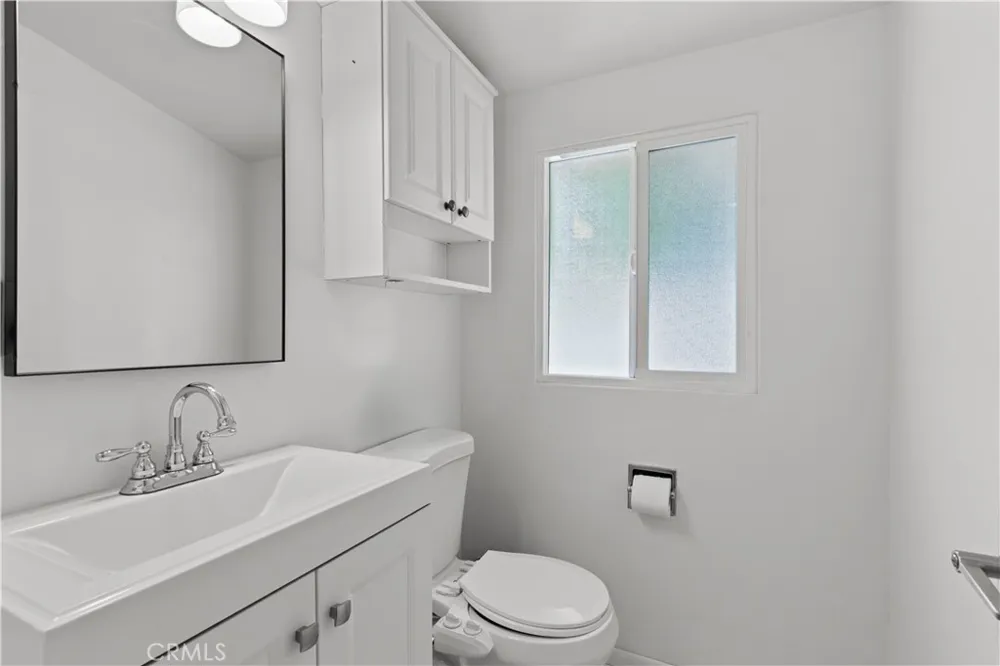 6319 Aura Avenue Tarzana, CA 91335