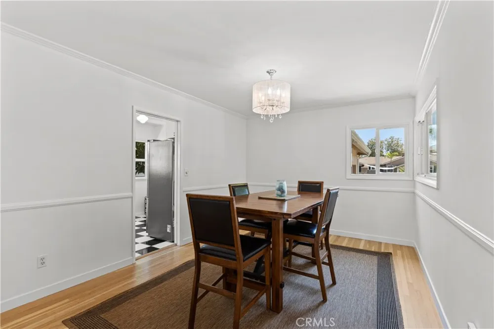 6319 Aura Avenue Tarzana, CA 91335
