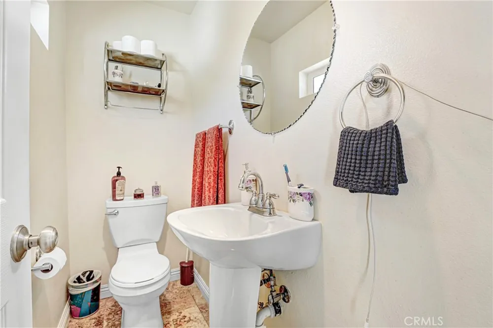 19406 Enadia Way Reseda, CA 91335