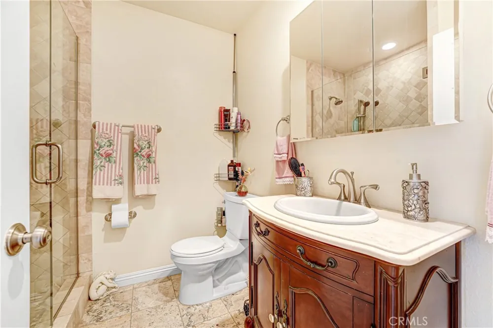 19406 Enadia Way Reseda, CA 91335