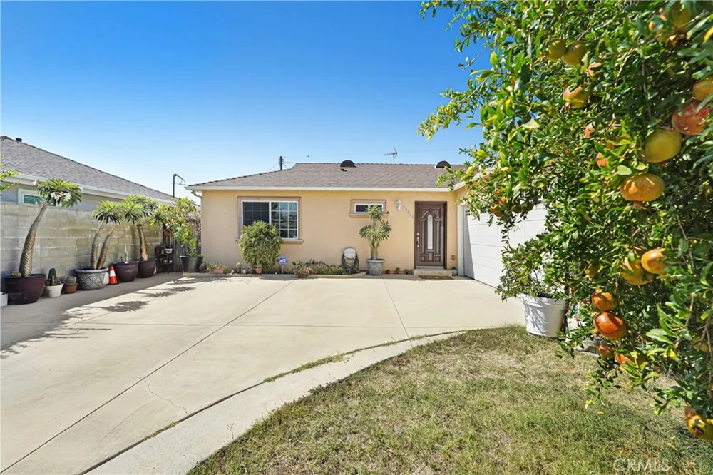 19406 Enadia Way Reseda, CA 91335