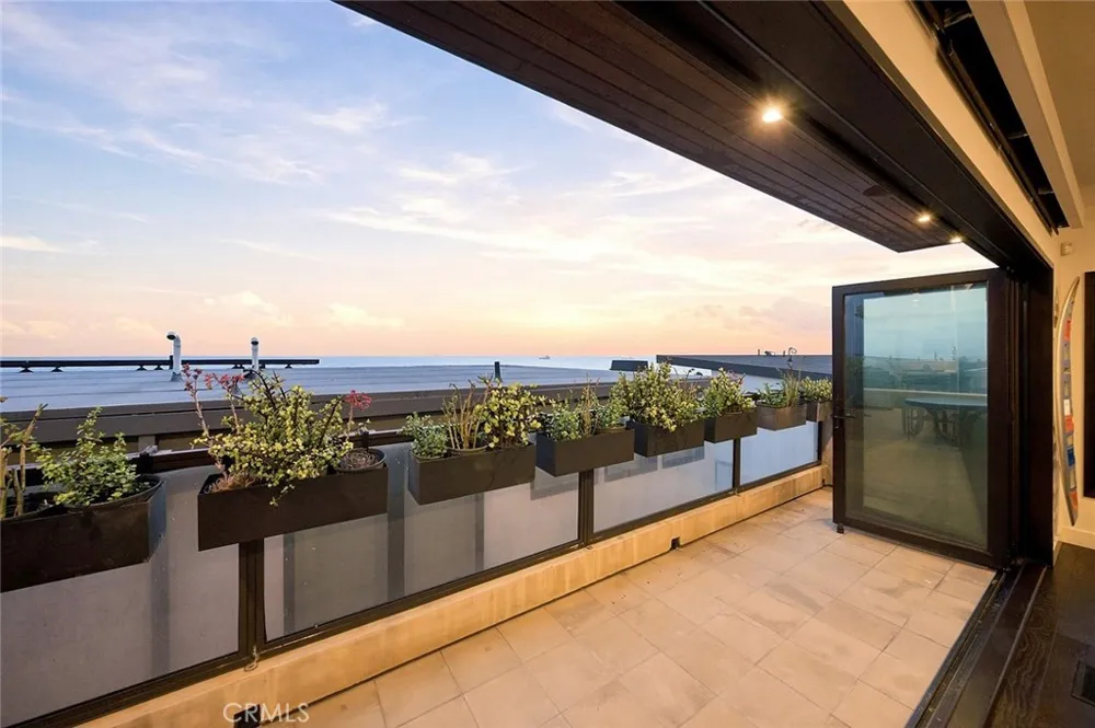 232 30th Manhattan Beach, CA 90266