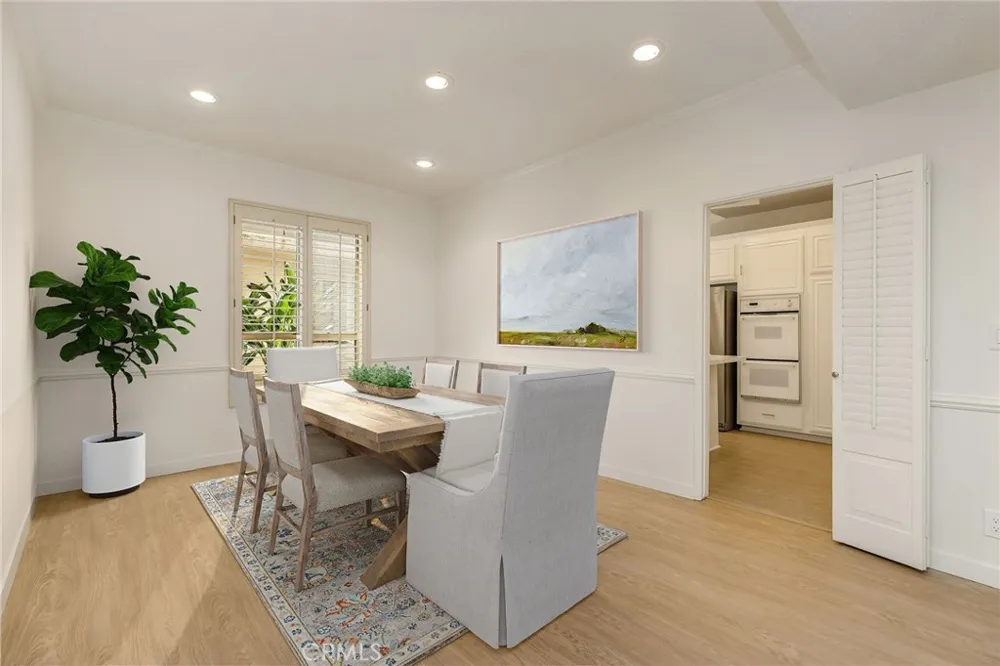5216 Yarmouth Avenue #105 Encino, CA 91316