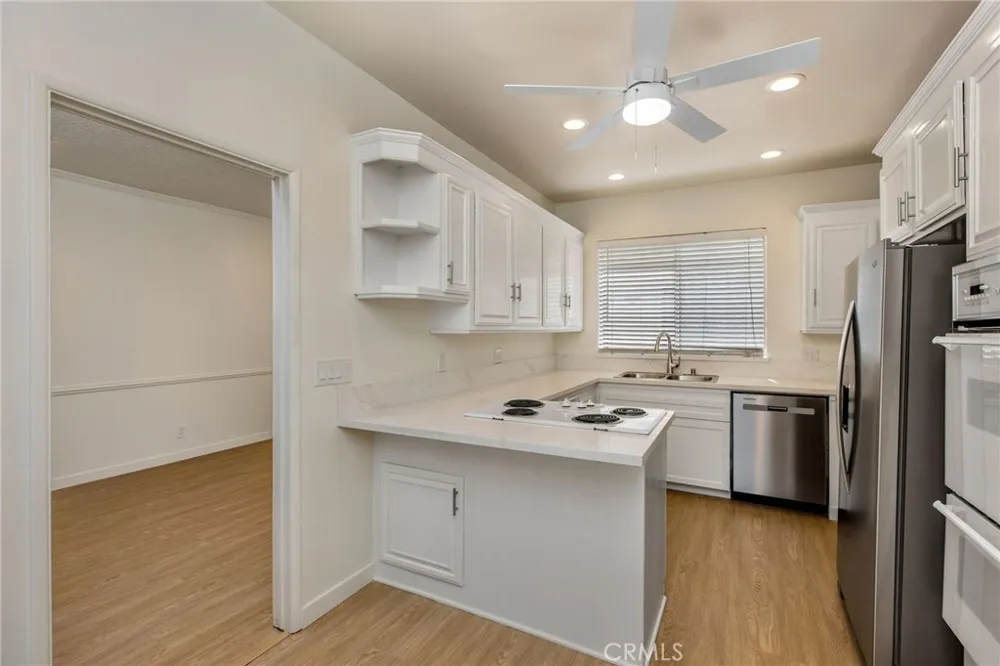 5216 Yarmouth Avenue #105 Encino, CA 91316