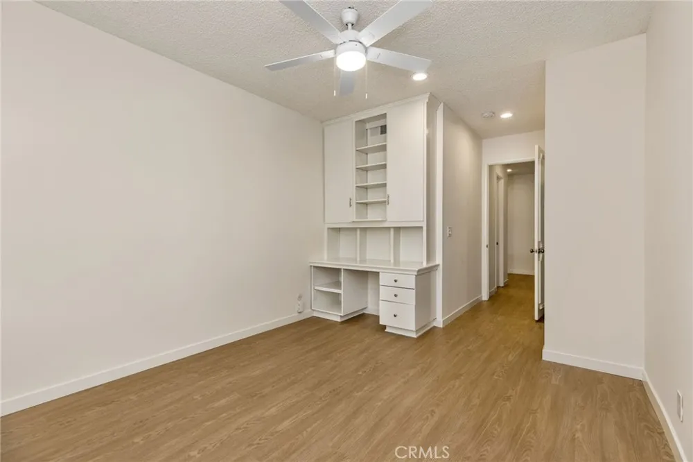5216 Yarmouth Avenue #105 Encino, CA 91316