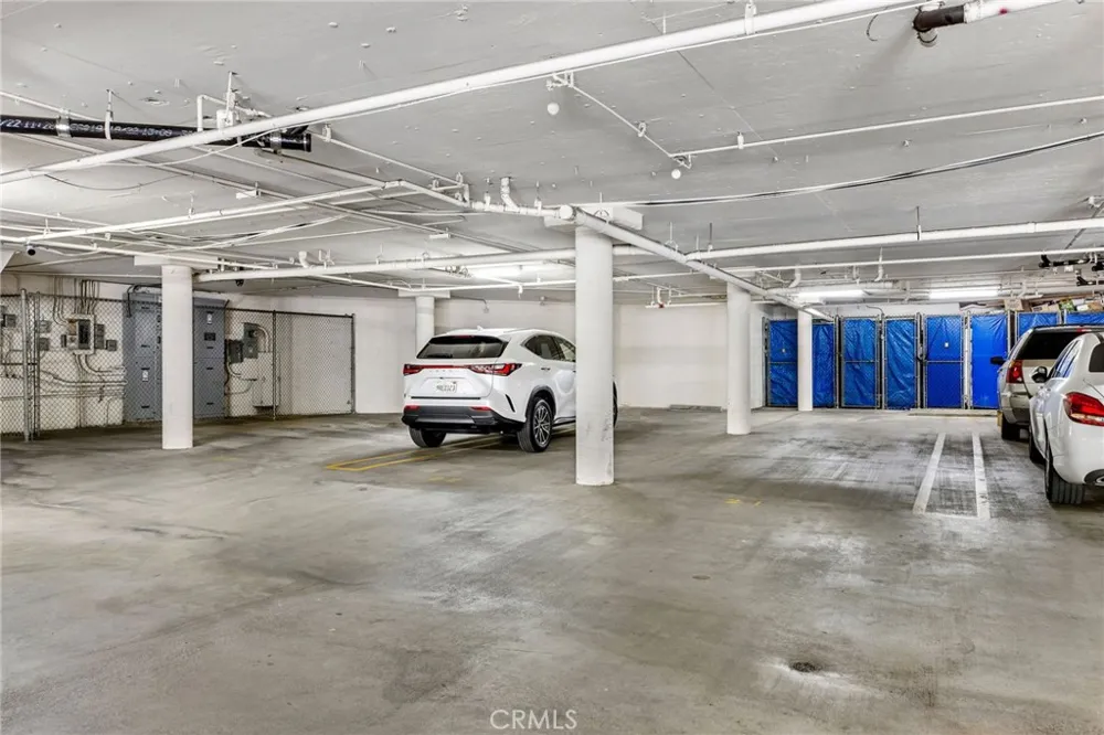 5216 Yarmouth Avenue #105 Encino, CA 91316