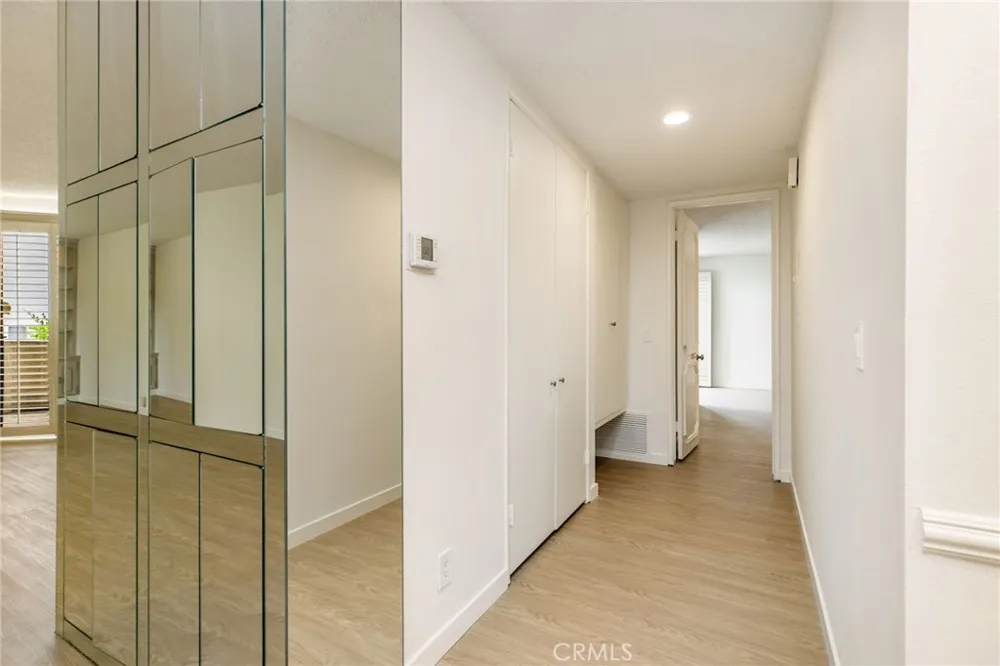 5216 Yarmouth Avenue #105 Encino, CA 91316