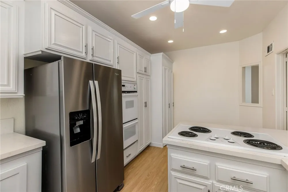 5216 Yarmouth Avenue #105 Encino, CA 91316