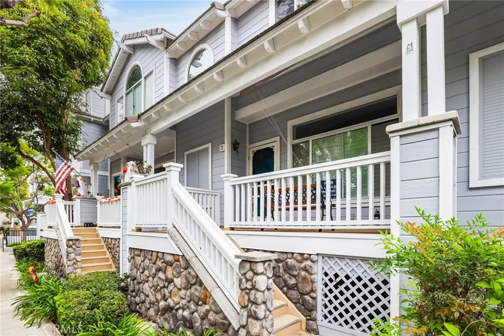 581 Pageant Orange, CA 92869