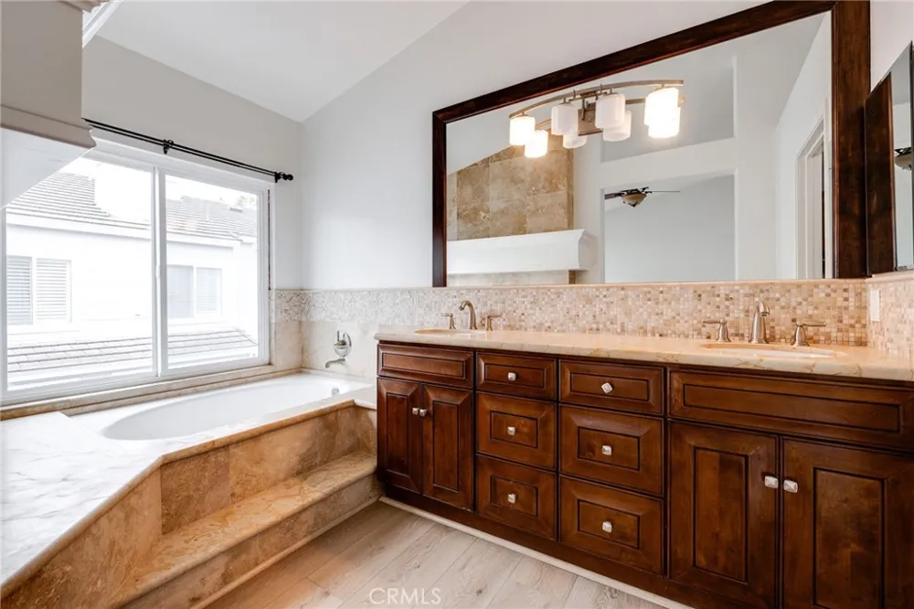 581 Pageant Orange, CA 92869