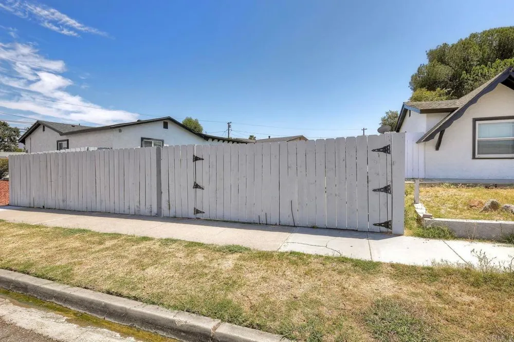 578 Elkelton Boulevard Spring Valley, CA 91977