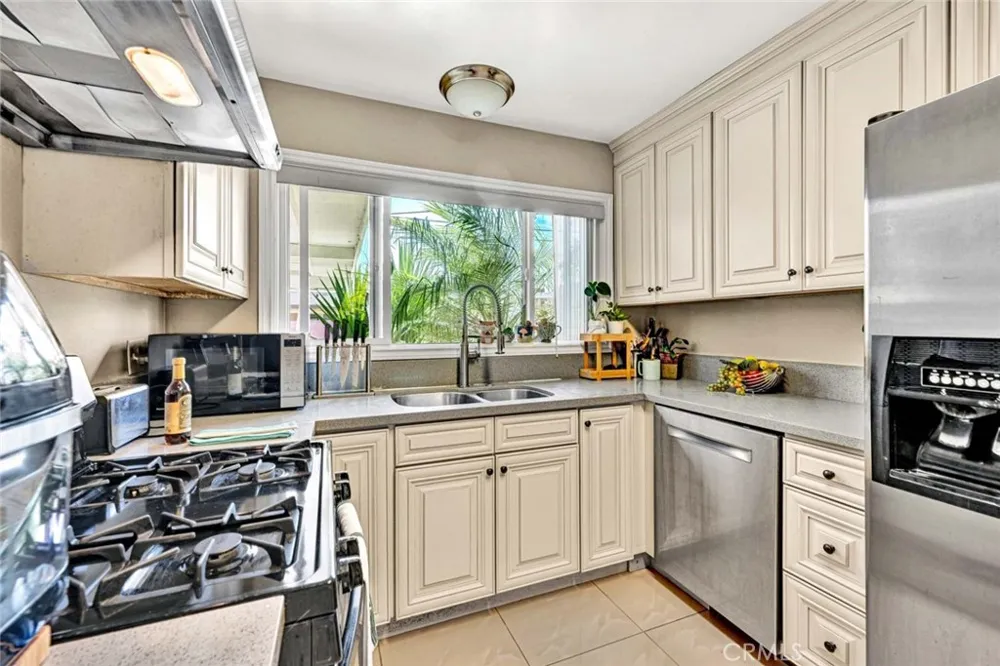 11812 Peacock Court Garden Grove, CA 92841